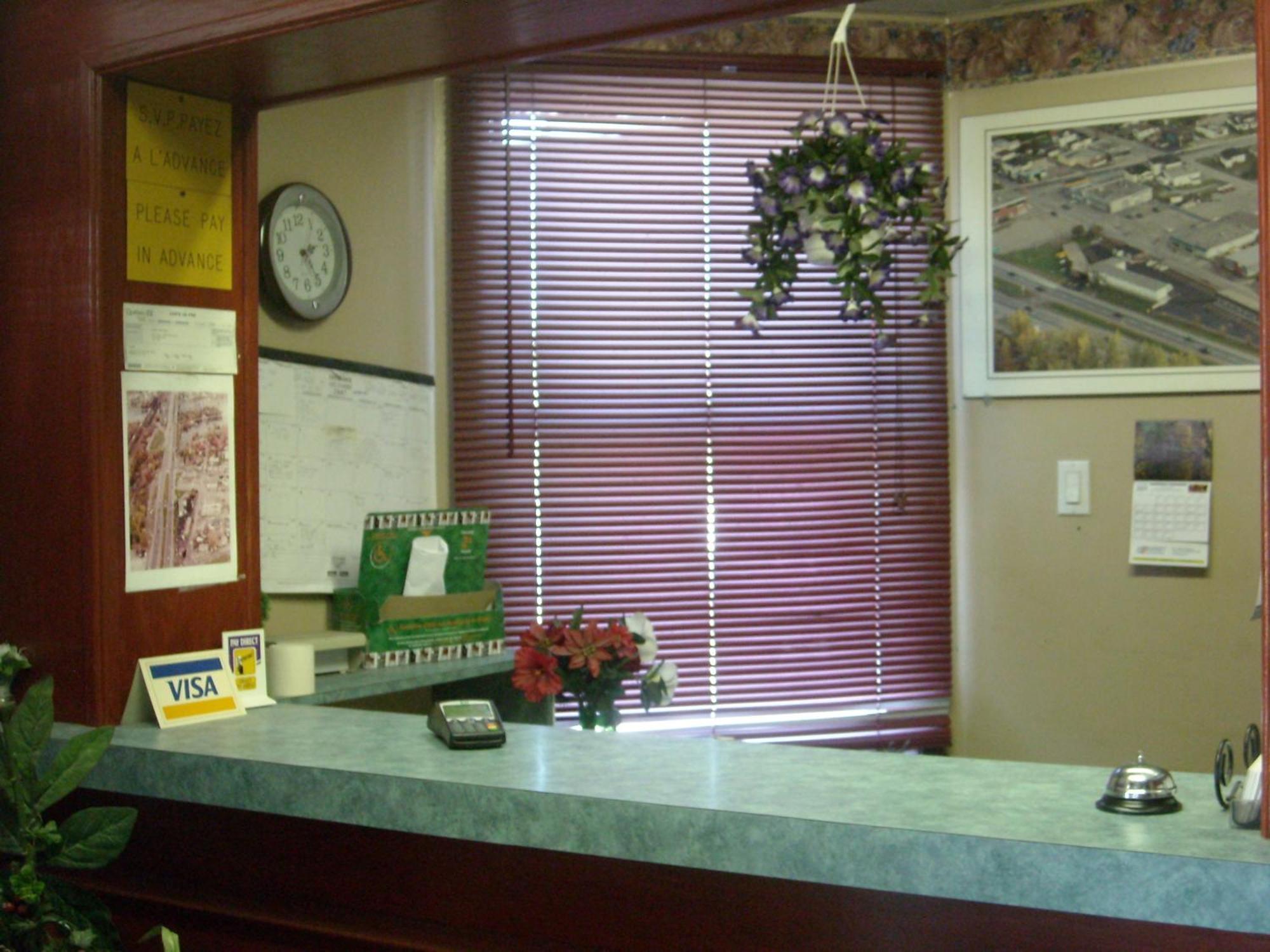 Notre-Dame-de-l'Ile-Perrot Motel Montreal מראה חיצוני תמונה