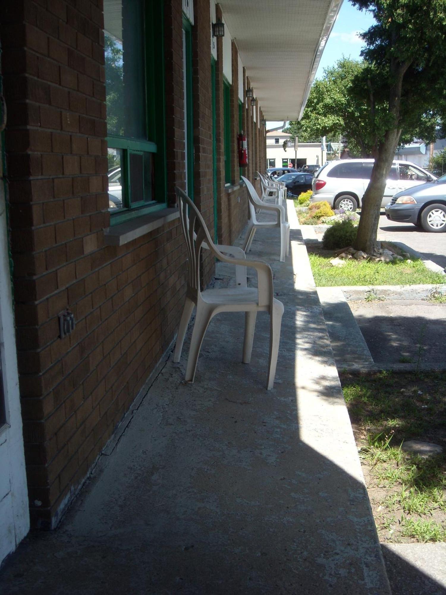 Notre-Dame-de-l'Ile-Perrot Motel Montreal מראה חיצוני תמונה