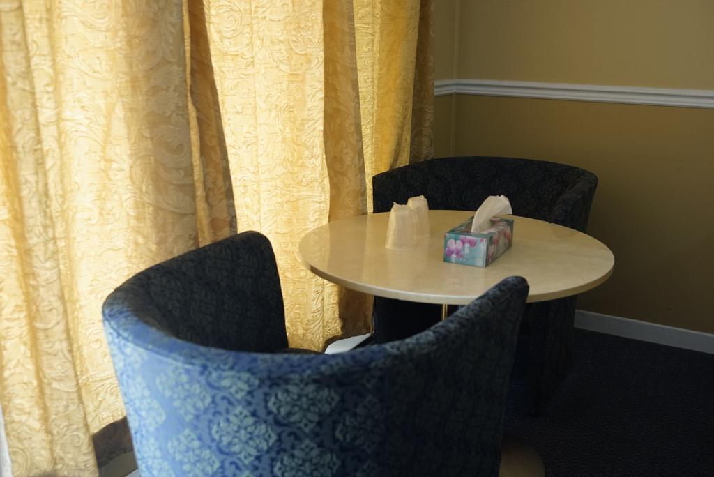 Notre-Dame-de-l'Ile-Perrot Motel Montreal מראה חיצוני תמונה