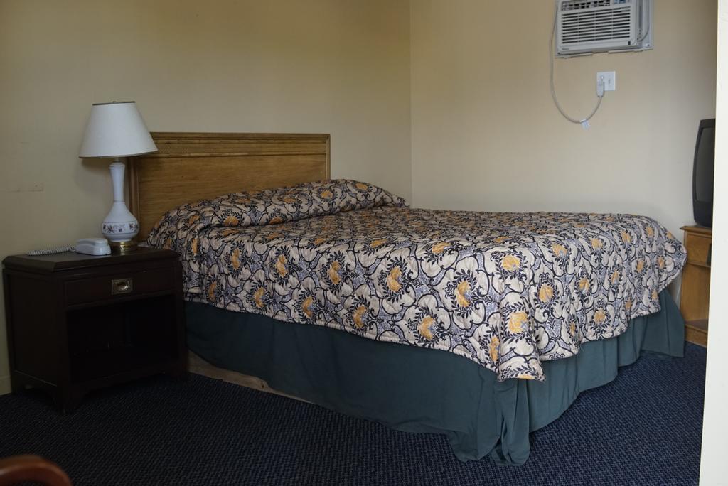 Notre-Dame-de-l'Ile-Perrot Motel Montreal מראה חיצוני תמונה