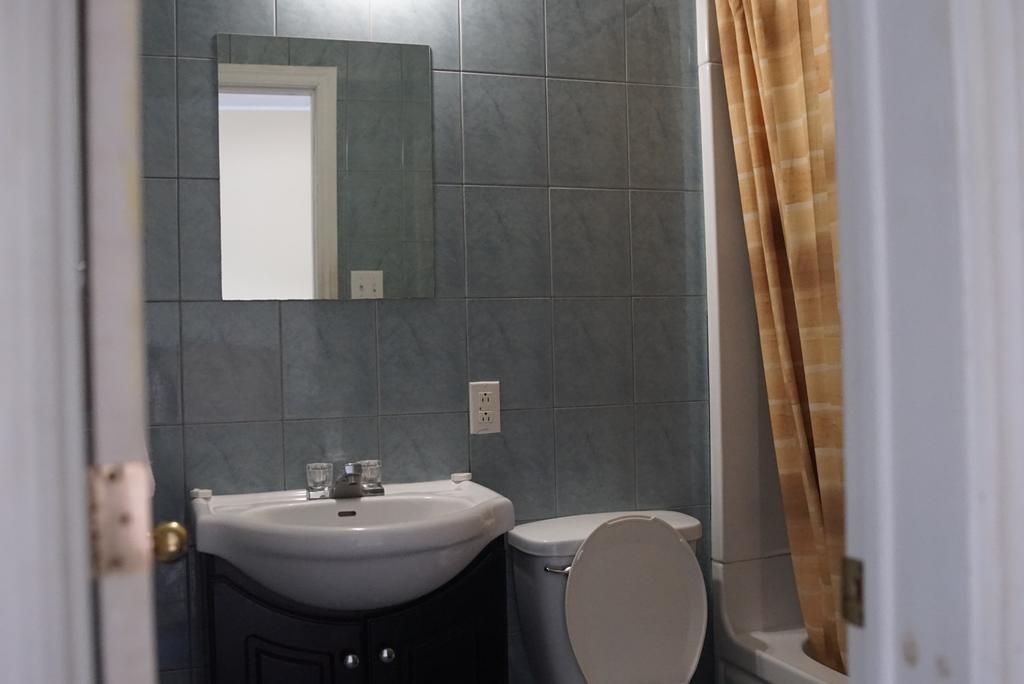 Notre-Dame-de-l'Ile-Perrot Motel Montreal מראה חיצוני תמונה