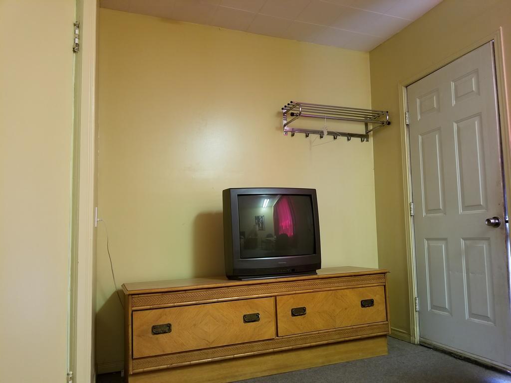 Notre-Dame-de-l'Ile-Perrot Motel Montreal מראה חיצוני תמונה