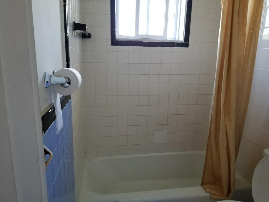 Notre-Dame-de-l'Ile-Perrot Motel Montreal מראה חיצוני תמונה