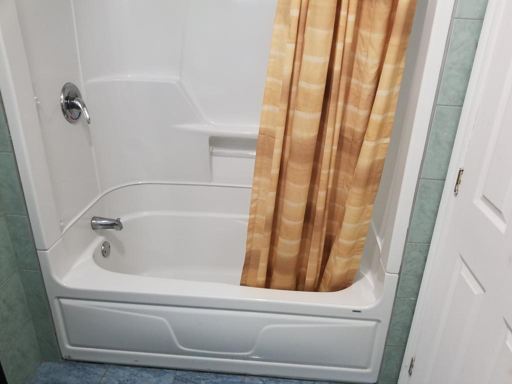 Notre-Dame-de-l'Ile-Perrot Motel Montreal מראה חיצוני תמונה