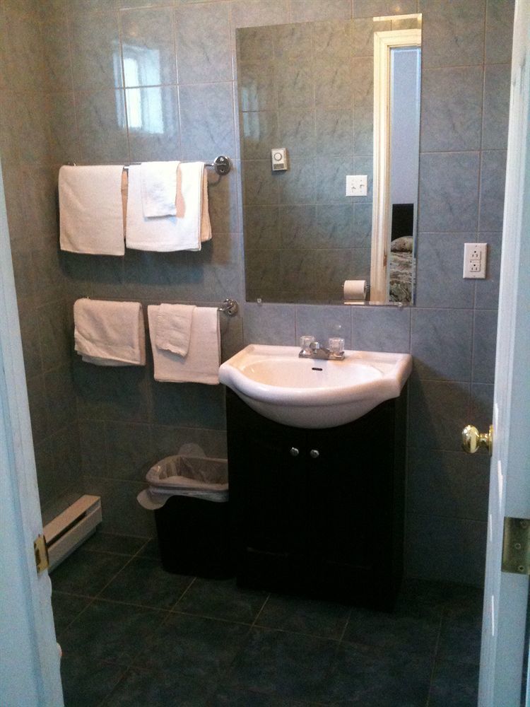 Notre-Dame-de-l'Ile-Perrot Motel Montreal מראה חיצוני תמונה
