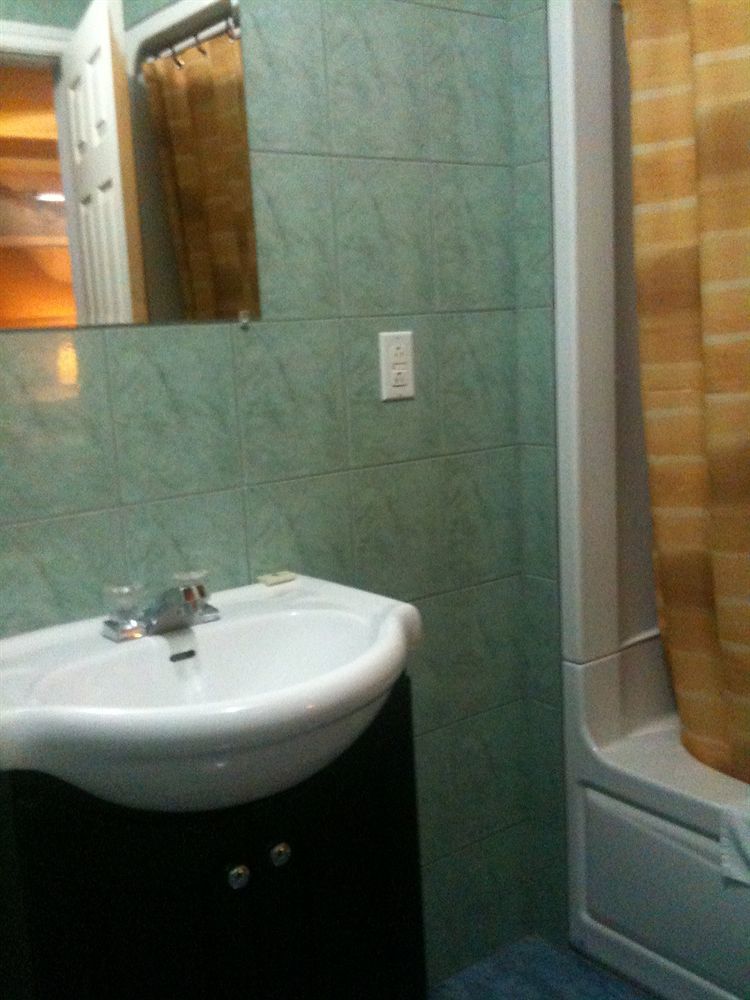 Notre-Dame-de-l'Ile-Perrot Motel Montreal מראה חיצוני תמונה